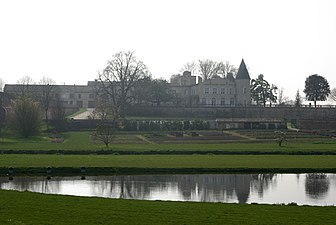 Vue sur le château en hiver.