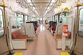 Intérieur d'une voiture (série KiHa E130-500).