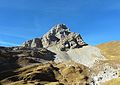 Vue de la pointe Blanche depuis le lac de Peyre.