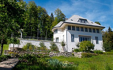 Villa Jeanneret-Perret, también conocida como Maison Blanche, construida para sus padres en 1912 en La Chaux-de-Fonds.