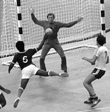 Mikhaïl Ichtchenko dans les cages soviétiques contre le Koweït aux JO de 1980.