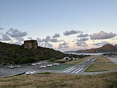 La piste avec vue sur le quartier Le Château à gauche.