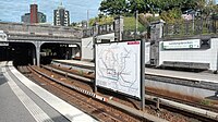 Netzplan im für den HVV typischen Großflächenformat auf der Station Landungsbrücken