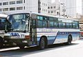 自社発注車（長距離・貸切兼用車） 通常、社名を挿入する部分にも経由地の方向幕を設置