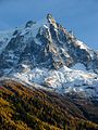 L'Aiguille du Midi, majestueuse, culmine à 3 842 mètres