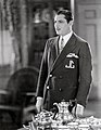 Publicity still of Warner Baxter as Jay Gatsby