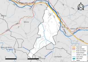 Carte en couleur présentant le réseau hydrographique de la commune