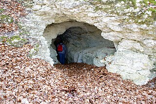 Heidenloch, Eingang zu Höhle