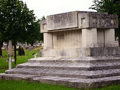 Monument aux civils tués en 1914-1918.