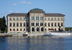 Nationalmuseum, byggnad, aug 2020.jpg