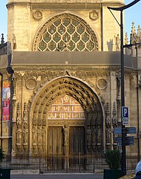 Portal and rose window on the west front