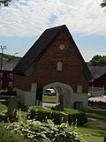 Gammal portal vid Sollentuna kyrka.