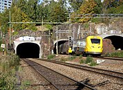 Arlanda Express på väg norrut vid Hagalundstunneln.