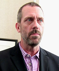 Hugh Laurie vid ett mediamöte för House 2009.