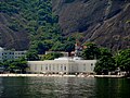 L'antico casinò di Rio de Janeiro sulla spiaggia di Urca ai piedi del Morro da Urca.