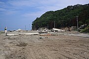 東日本大震災後の島越駅 津波の直撃を受けた駅舎は消失し、高架橋は崩落した。（2011年6月）