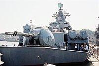 2002年10月14日、国際観艦式参加のため横須賀に来航したヴァリャーク。