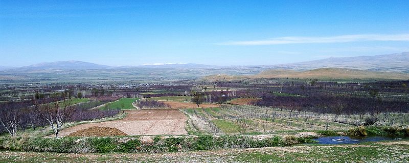 نمای چال گودرزی و سیلاخور بالا از جاده بروجرد-ونایی .