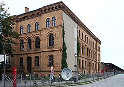 Surviving administration block of the Anhalter Güterbahnhof, 2005