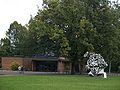 Bonn: Skulptur vor der Beethovenhalle [1][2]