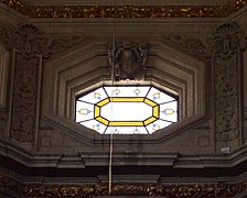 Detalle de una de las ventanas en la cúpula.