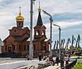 La chiesa ortodossa ed il porto della città