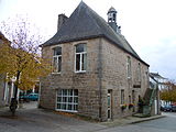 L'ancien auditoire, devenu mairie puis médiathèque.