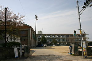 小松島児安小学校正門