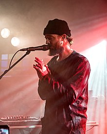 RY X performing in 2017