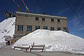 Le nouveau refuge avec à gauche la gare d'arrivée du Skyway Monte Bianco.