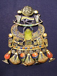 Pectoral de Toutânkhamon, parure en or cloisonné[45].