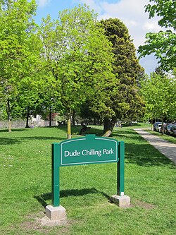 Sign installation at the west end of Guelph Park