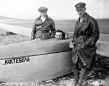 Korolev dans le cockpit d'un planeur.