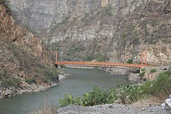 Bridge across the Apurímac River on the border of the regions Cusco and Apurímac between the districts Curahuasi and Mollepata