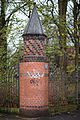 Brick fence pillar with rhythmically applied glazed stones on the Holy Spirit Hospital (52°22′07″N 9°46′13″E﻿ / ﻿52.368591°N 9.770286°E﻿ / 52.368591; 9.770286﻿ (Gemauerter Zaunpfeiler))