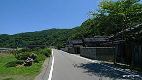 石川県道28号大谷狼煙飯田線沿いの高屋の街並み（2010年）