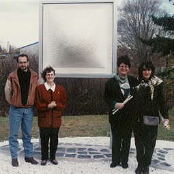 Tacon Commémoratif de Larouche au parc des Bâtisseurs, 1995