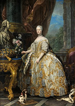 Marie Leszczynska, reine de France, tableau de Carle van Loo (1747, château de Versailles). (définition réelle 3 830 × 5 354)