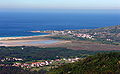 Praia de Carnota, co lugar de Parada en primeiro plano, logo Boca de Río e Caldebarcos no fondo.