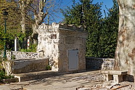 Ancien abreuvoir en bordure du plan de la Mairie.