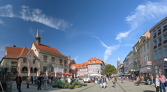 Göttingen marketplace, by Daniel Schwen (edited by Antilived)