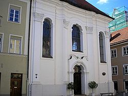 Die Ostfassade der Kirche