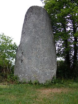 Image illustrative de l’article Menhir de Glomel