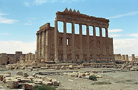 Temple de Bêl : cella, colonnes et merlons (est)