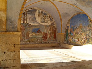 Les fresques du porche de la chapelle.