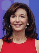 Mary Steenburgen interprète Maggie Clarke.