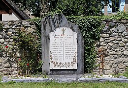 Le monument aux morts municipal.