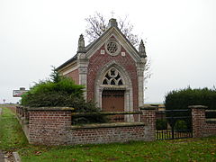 Chapelle en bordure de voie.