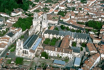 Vue aérienne de l'abbaye.