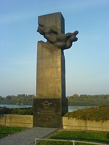 Споменик пилотима браниоцима Београда 1941, Земун 1994.